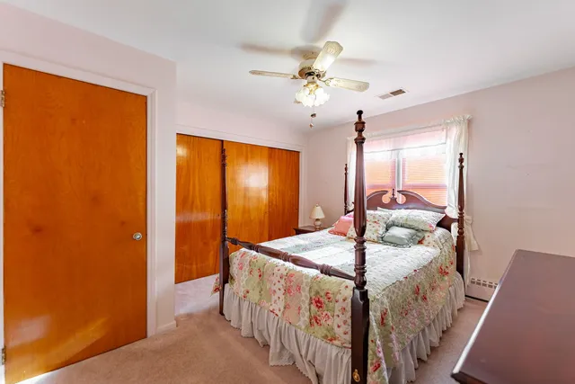 $365,900 | 303 North Elmwood Avenue, Wood Dale, IL 60191