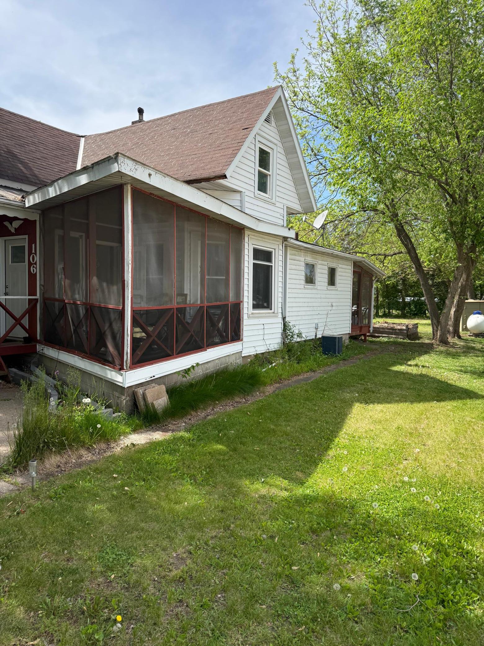 106 West 5th Street Cochrane, WI 54622 - Photo 1 of 5