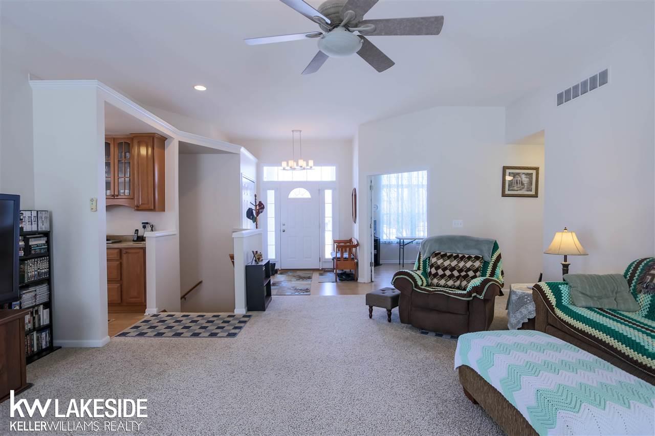 72606 Oxal Point Romeo, MI 48065 - Photo 13 of 41 31371318-12.JPG