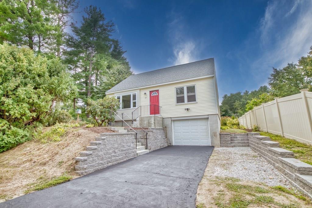 19 Knowlton Road Nashua, NH 03063 - Photo 1 of 35 a front view of house with yard