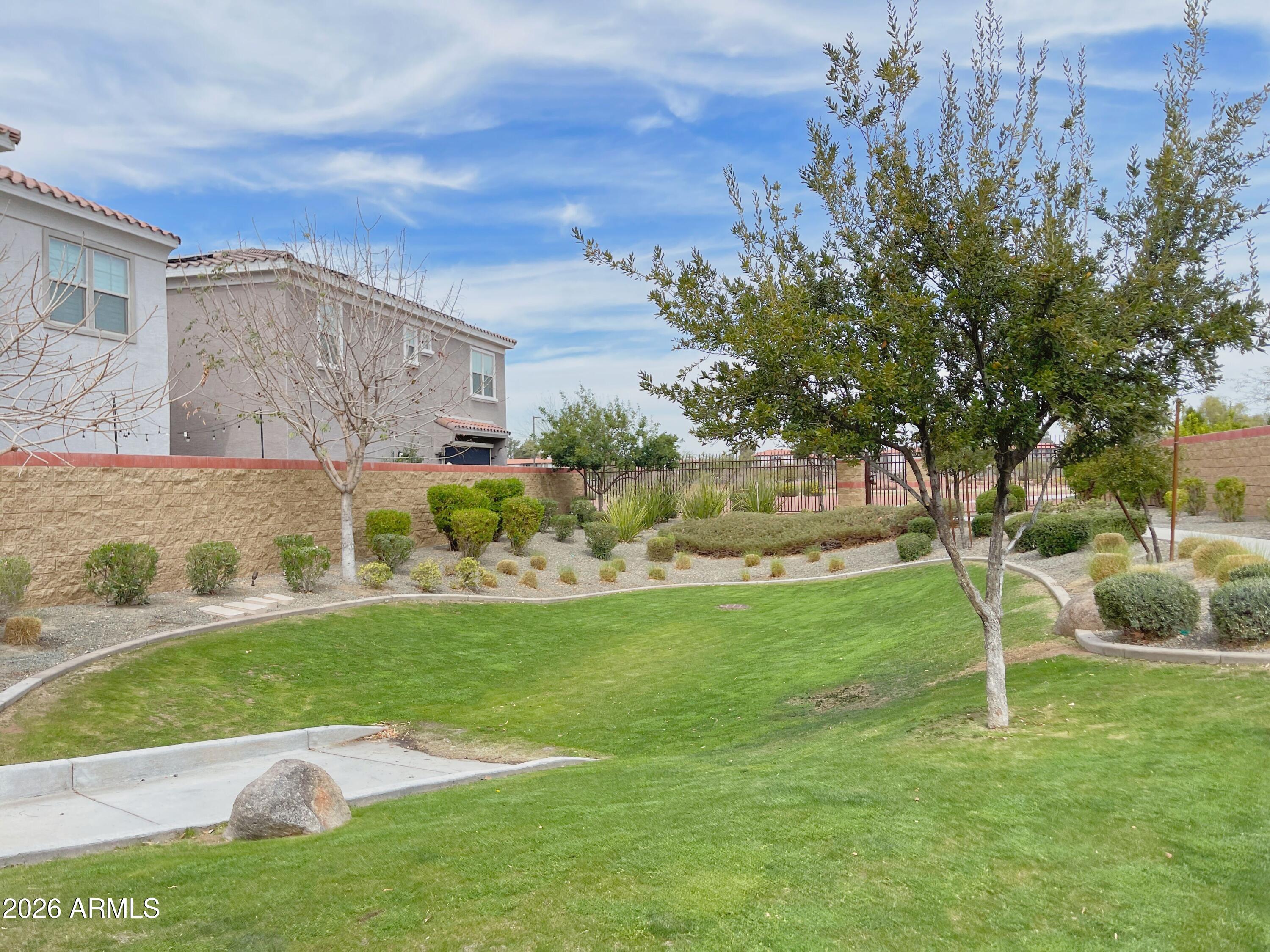 17155 North 9th Place Phoenix, AZ 85022 - Photo 37 of 41
