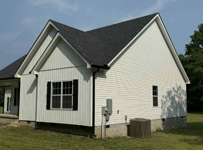 51 Bluff Creek Road Brush Creek, TN 38547 - Photo 8 of 23 a view of house with backyard
