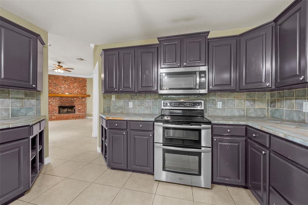 10413 Granada Drive Waco, TX 76708 - Photo 8 of 25