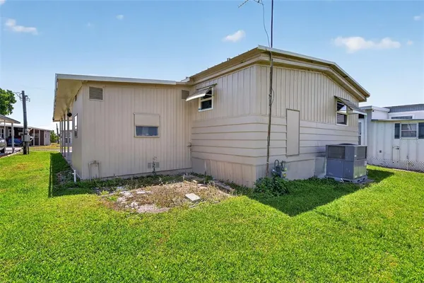 $220,000 | 488 Marina Lane, Tavares, FL 32778