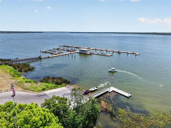 $220,000 | 488 Marina Lane, Tavares, FL 32778