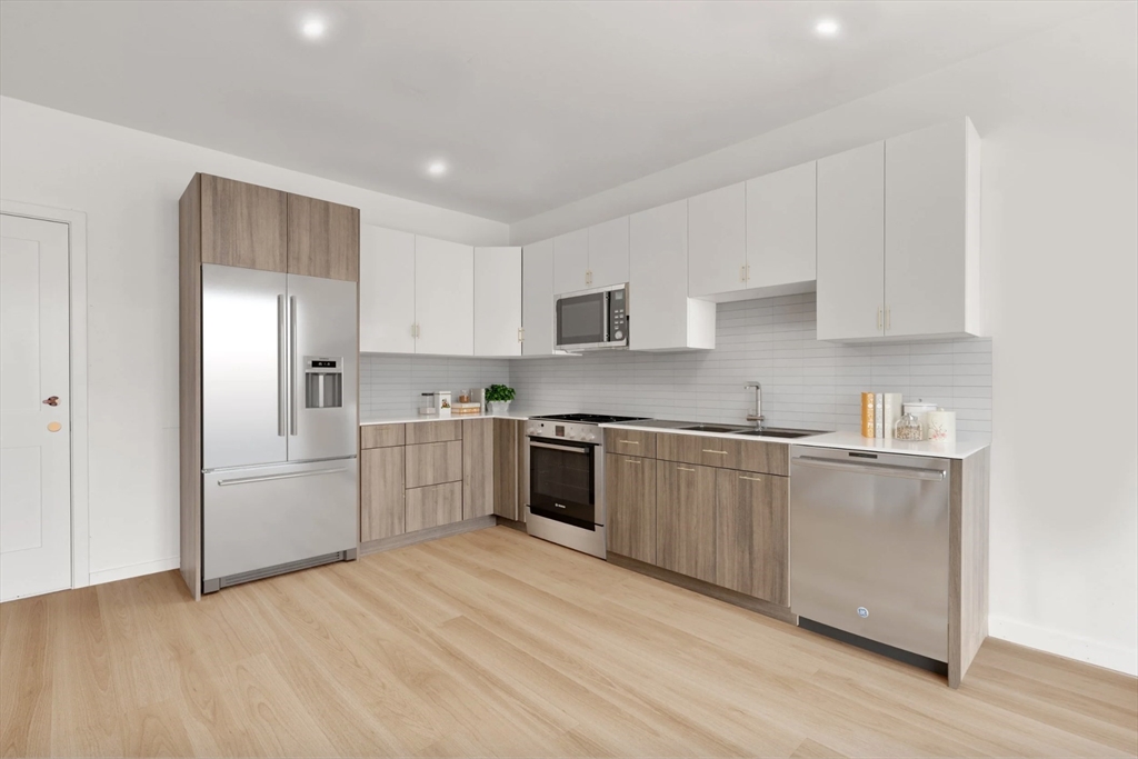 40 Centre Street, Unit 607 Brookline, MA 02446 - Photo 1 of 4