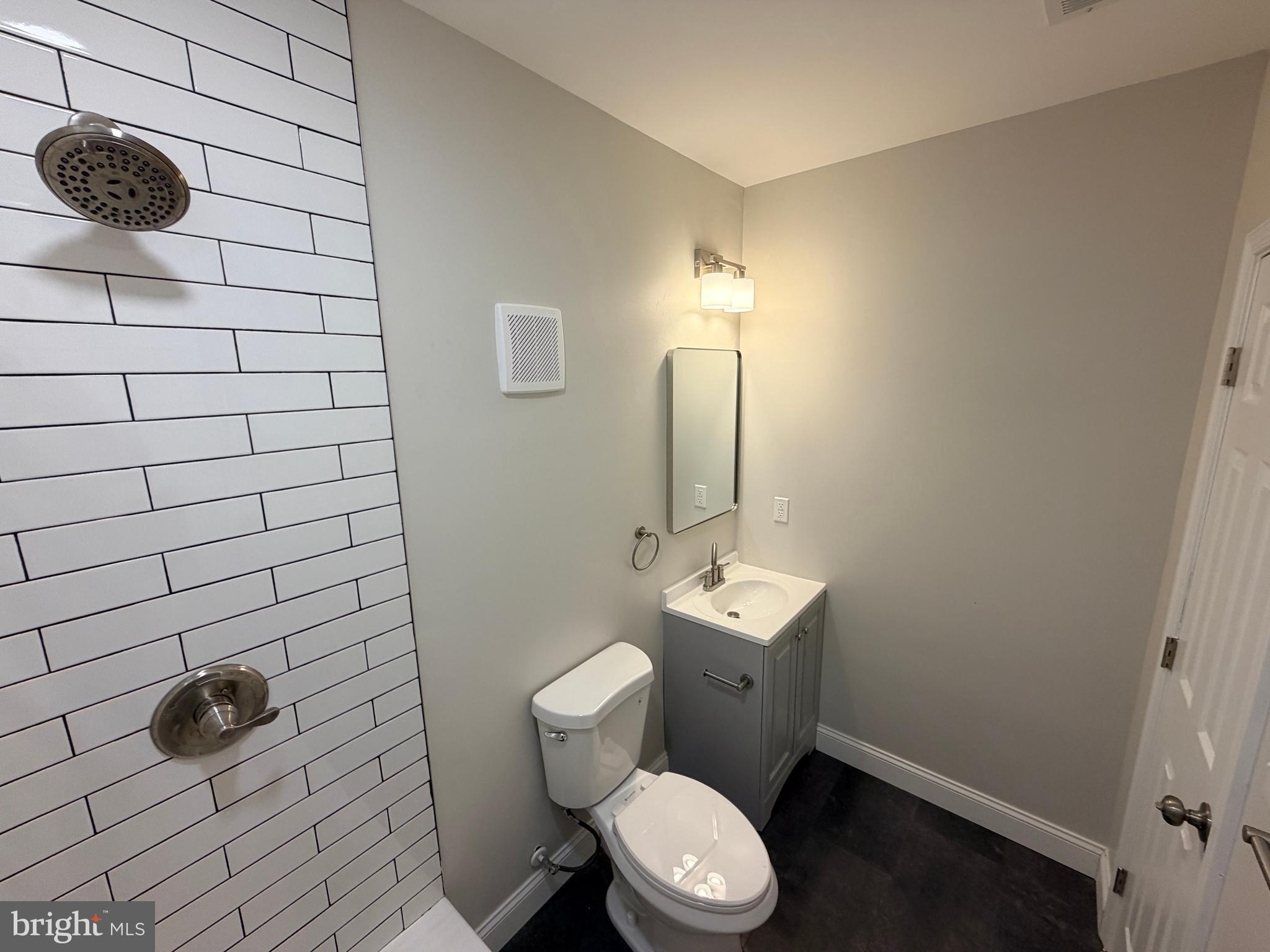 3 East Overlea Avenue, Unit 2 Baltimore, MD 21206 - Photo 14 of 24 Hall bathroom