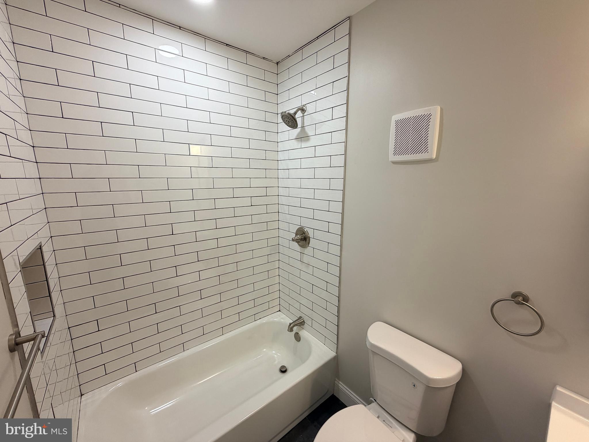 3 East Overlea Avenue, Unit 2 Baltimore, MD 21206 - Photo 16 of 24 Hall bathroom