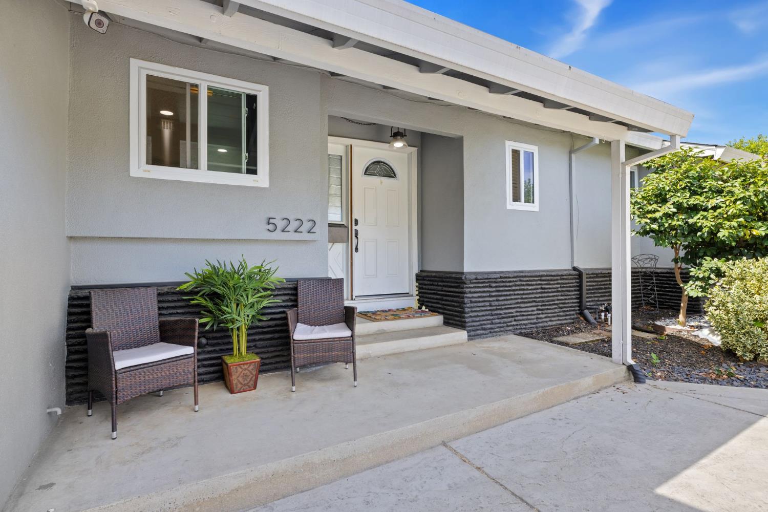 5222 Locust Avenue Carmichael, CA 95608 - Photo 3 of 26