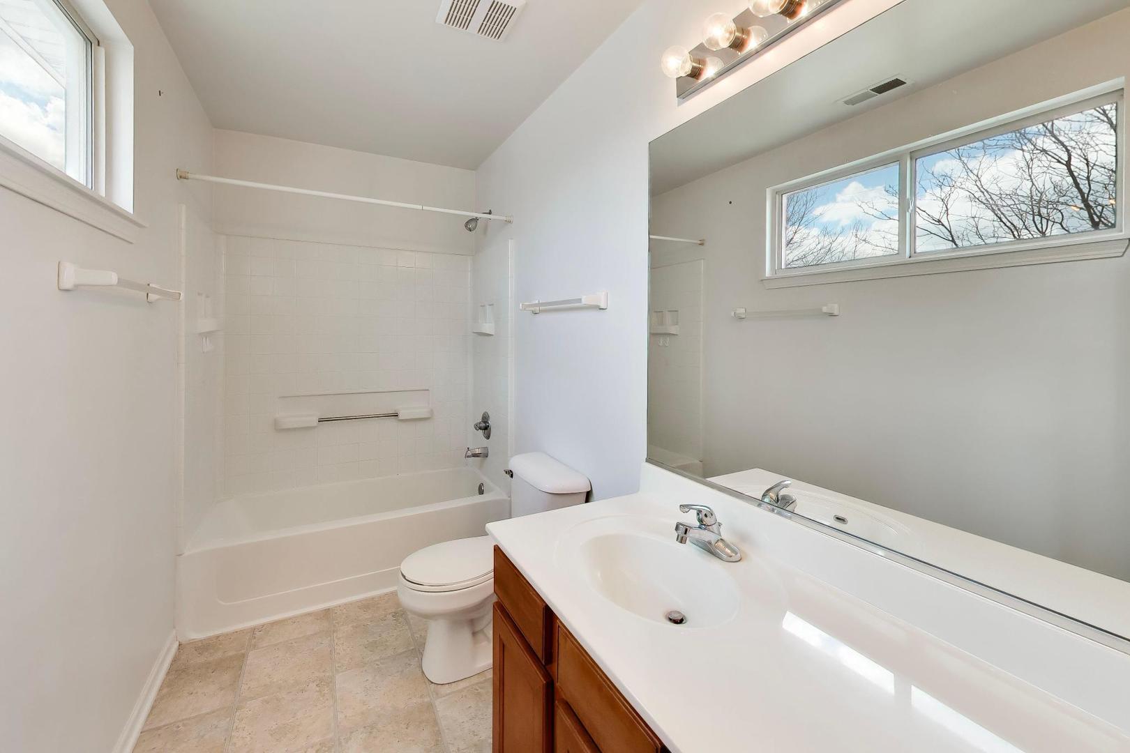 3003 Roxbury Court Joliet, IL 60544 - Photo 15 of 39