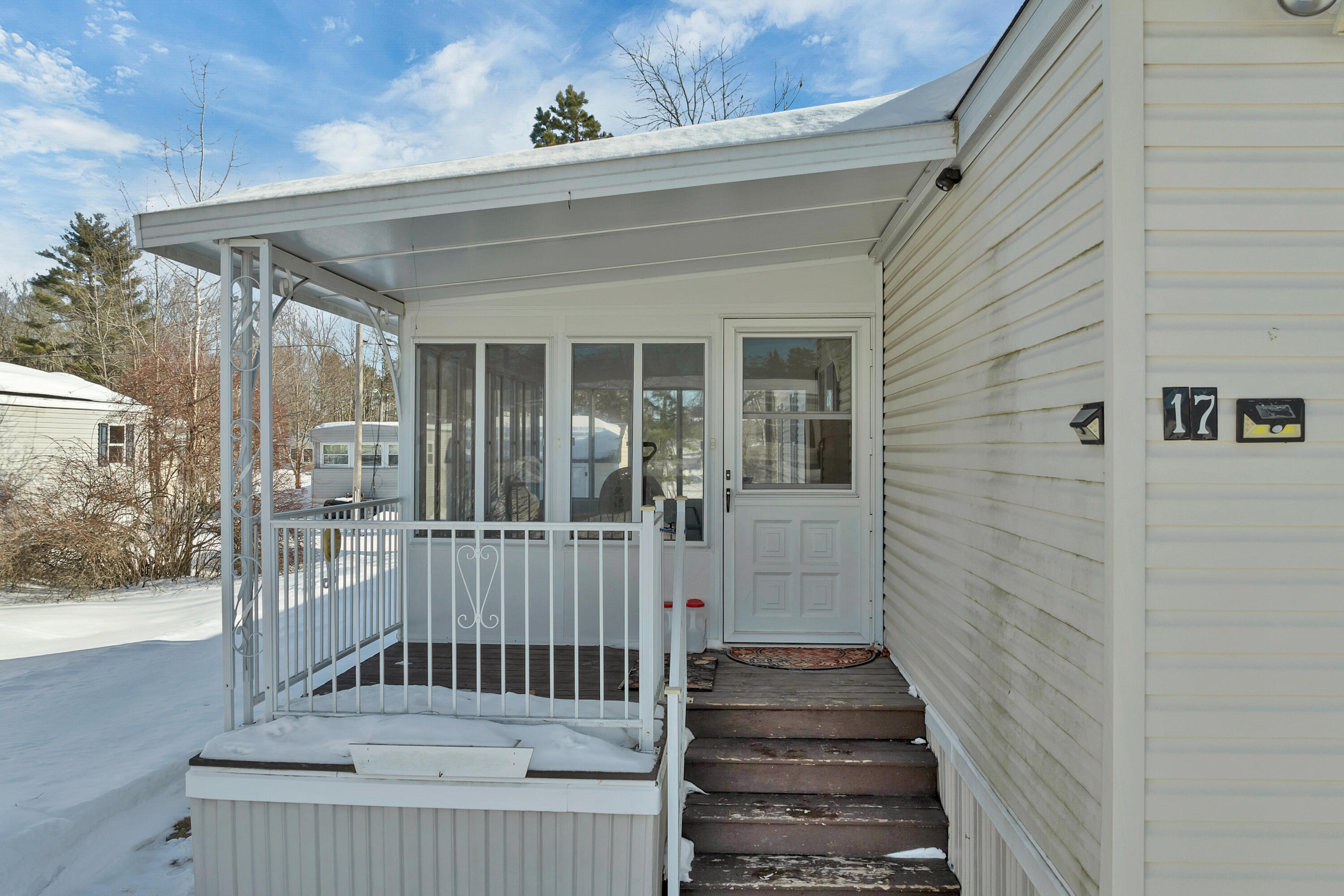 17 Trade Wind Lane, Unit 17 Rochester, NH 03867 - Photo 4 of 37 17TradeWindLn-002