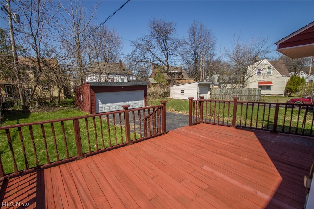 860 Clarence Road Cleveland Heights, OH 44121 - Photo 5 of 28 Gallery Image 5