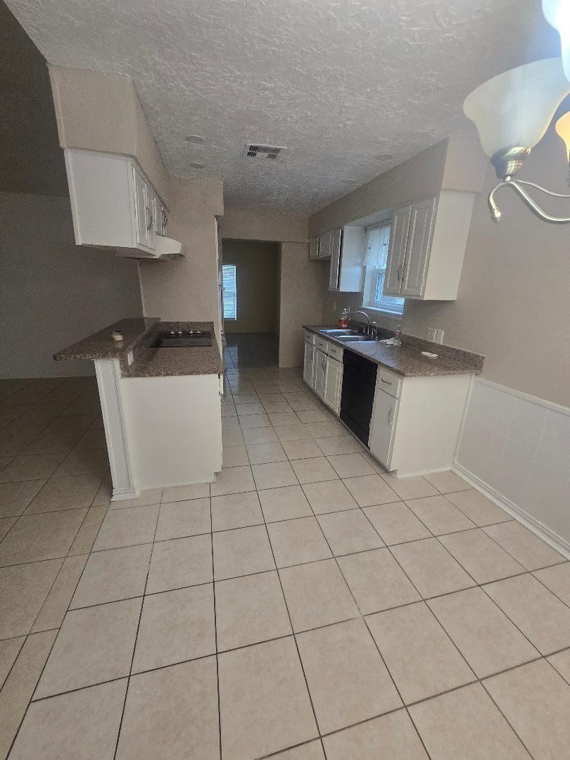 7326 Aqua Lane Houston, TX 77072 - Photo 5 of 7