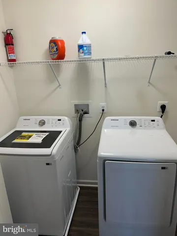 a view of utility room