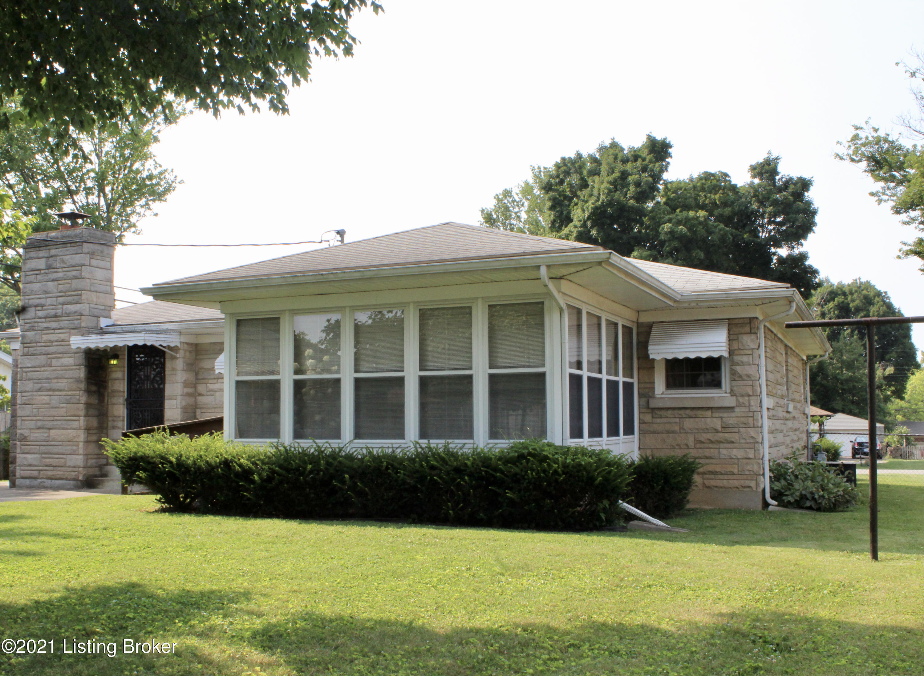4904 Dee Road Louisville, KY 40219 - Photo 15 of 15 IMG_2211