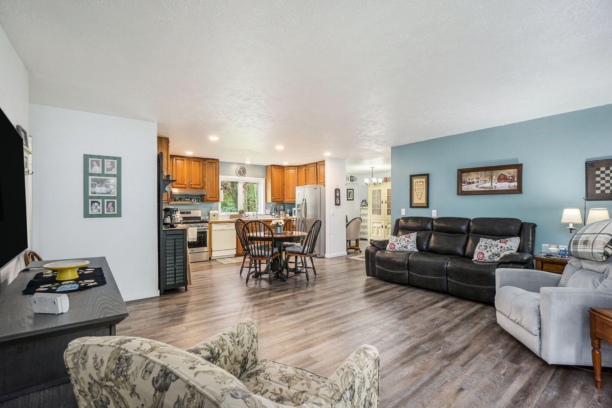 53746 Stevens Lane Three Rivers, MI 49093 - Photo 2 of 15 Main Living Area