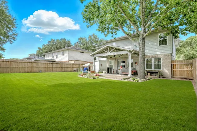 $274,000 | 1723 Oak Valley Drive, Kemah, TX 77565