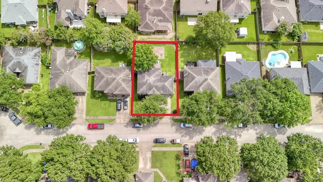 $274,000 | 1723 Oak Valley Drive, Kemah, TX 77565