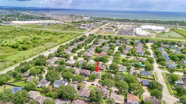 $274,000 | 1723 Oak Valley Drive, Kemah, TX 77565