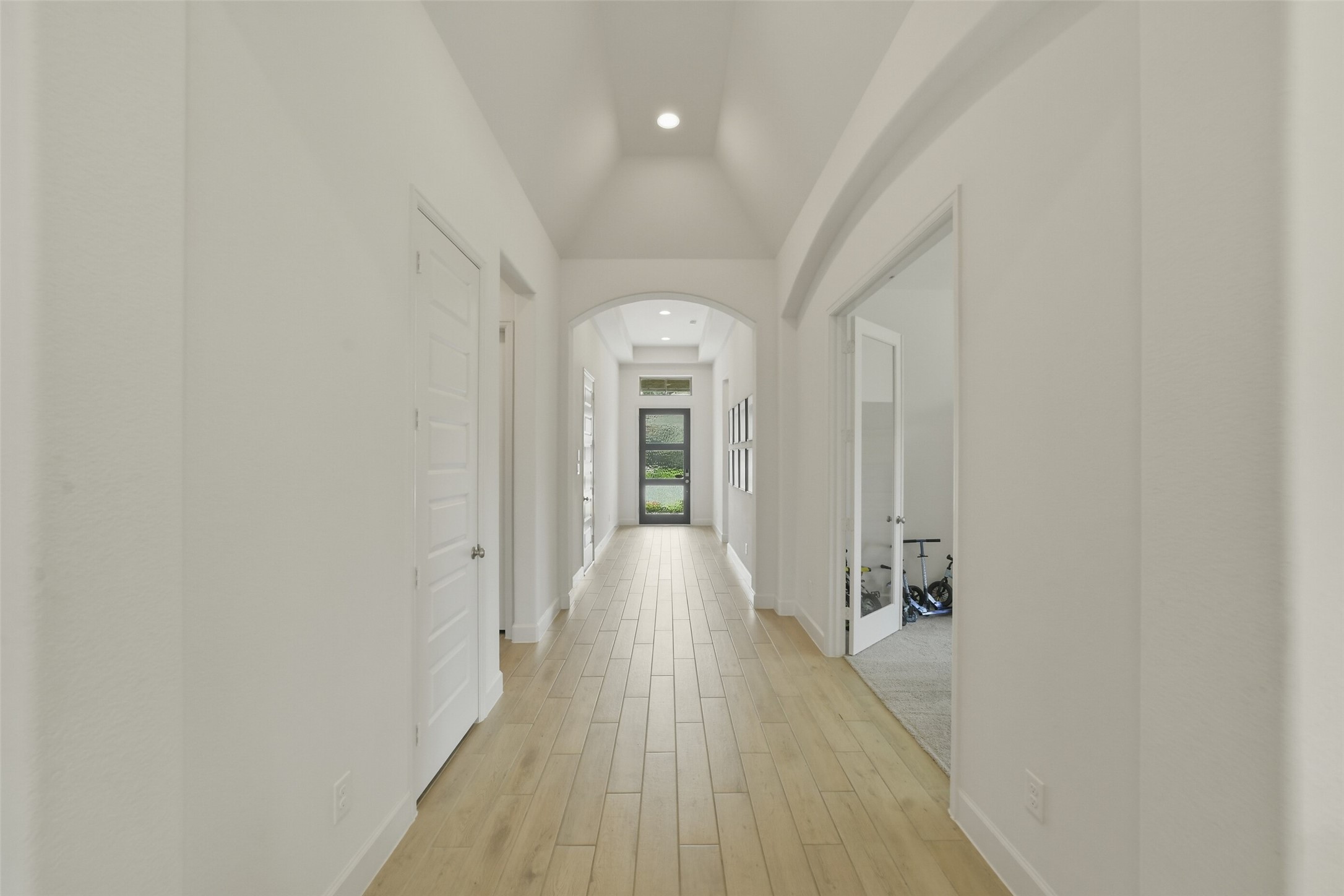 17801 Parnassum Path Conroe, TX 77302 - Photo 3 of 41 Perrys signature entry