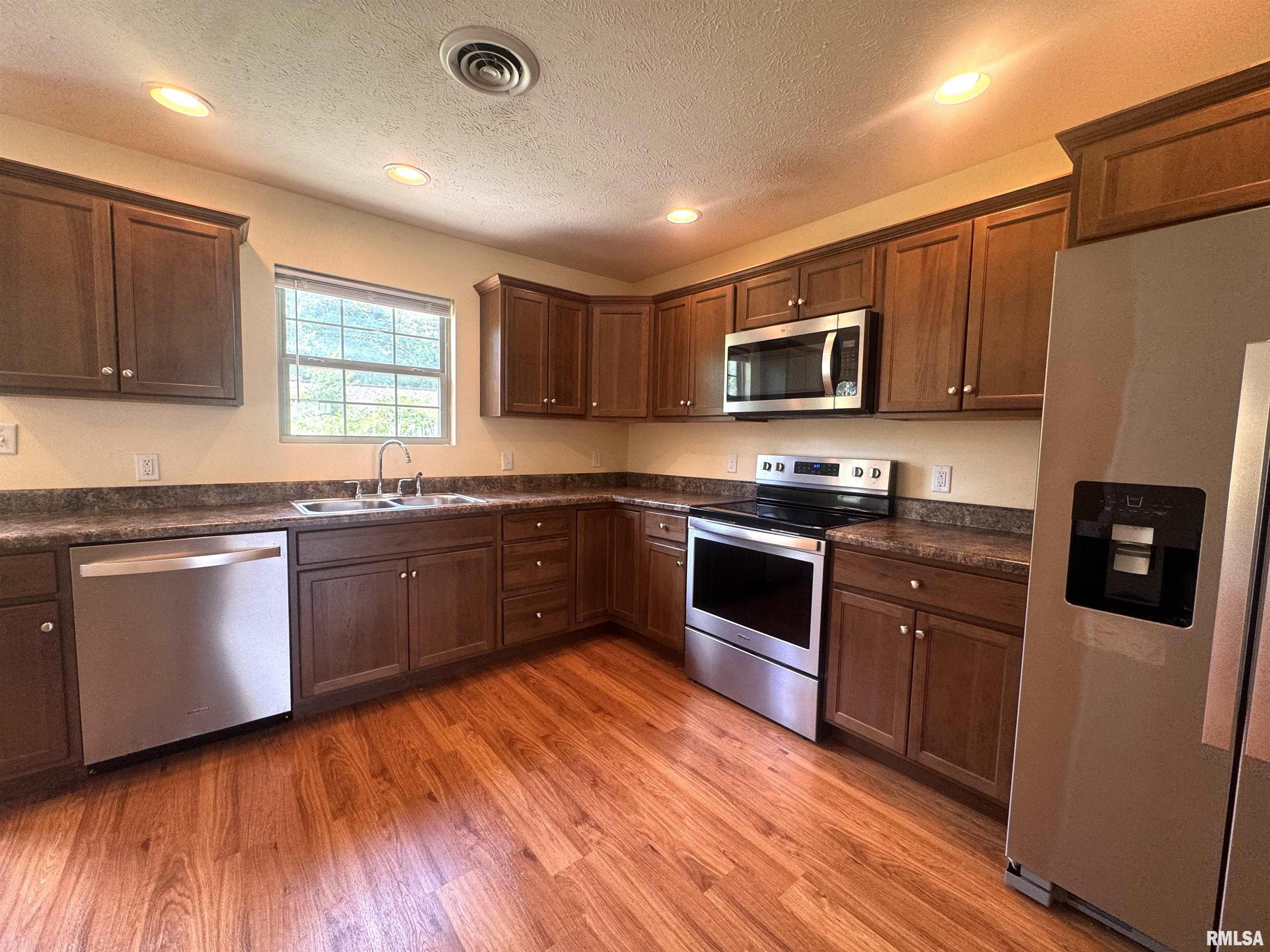 1815 Bridge Street Marion, IL 62959 - Photo 5 of 15