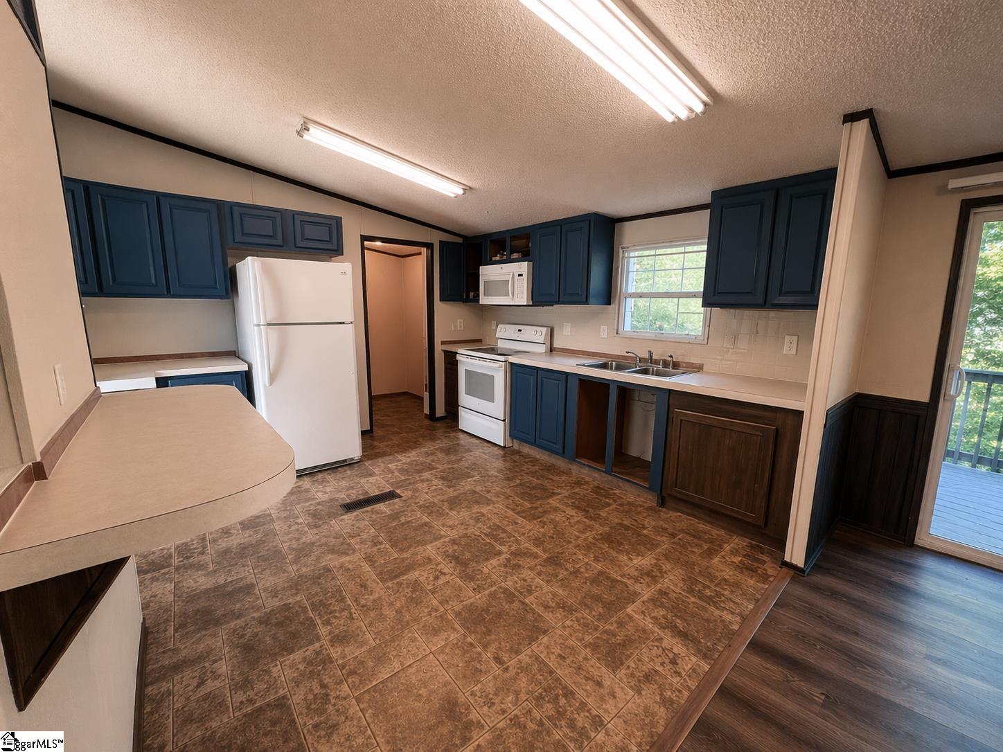 221 Welborn Road Pickens, SC 29671 - Photo 4 of 18