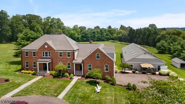 $1,684,000 | 11 Beavers Road, Califon, NJ 07830