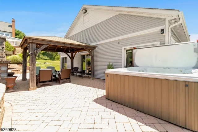 $1,684,000 | 11 Beavers Road, Califon, NJ 07830