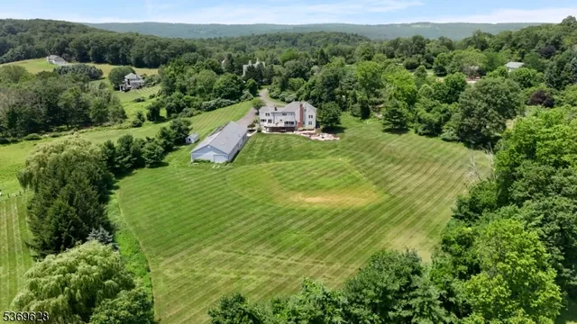 $1,684,000 | 11 Beavers Road, Califon, NJ 07830