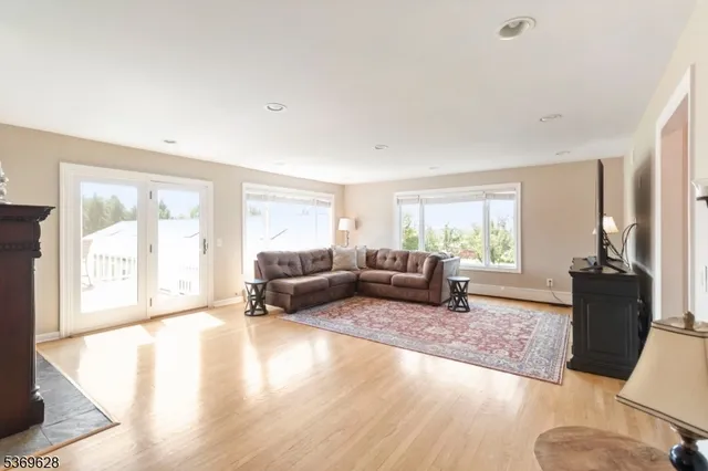 $1,684,000 | 11 Beavers Road, Califon, NJ 07830