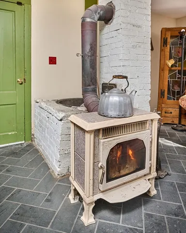 view of kitchen with washer and dryer