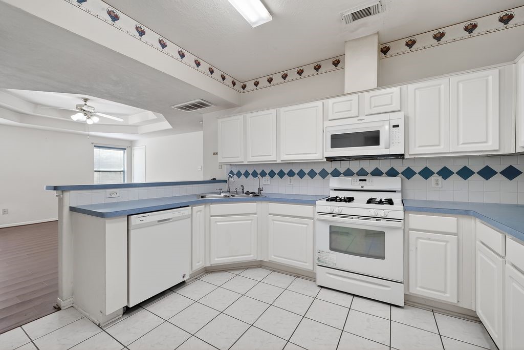 15903 Timber Chase Drive Houston, TX 77082 - Photo 18 of 44