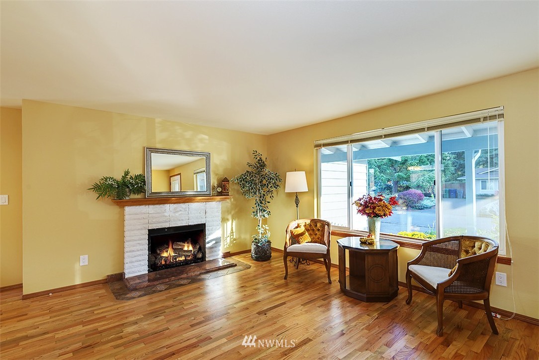 5607 147th Street Southwest Edmonds, WA 98026 - Photo 2 of 17 Gallery Image 2