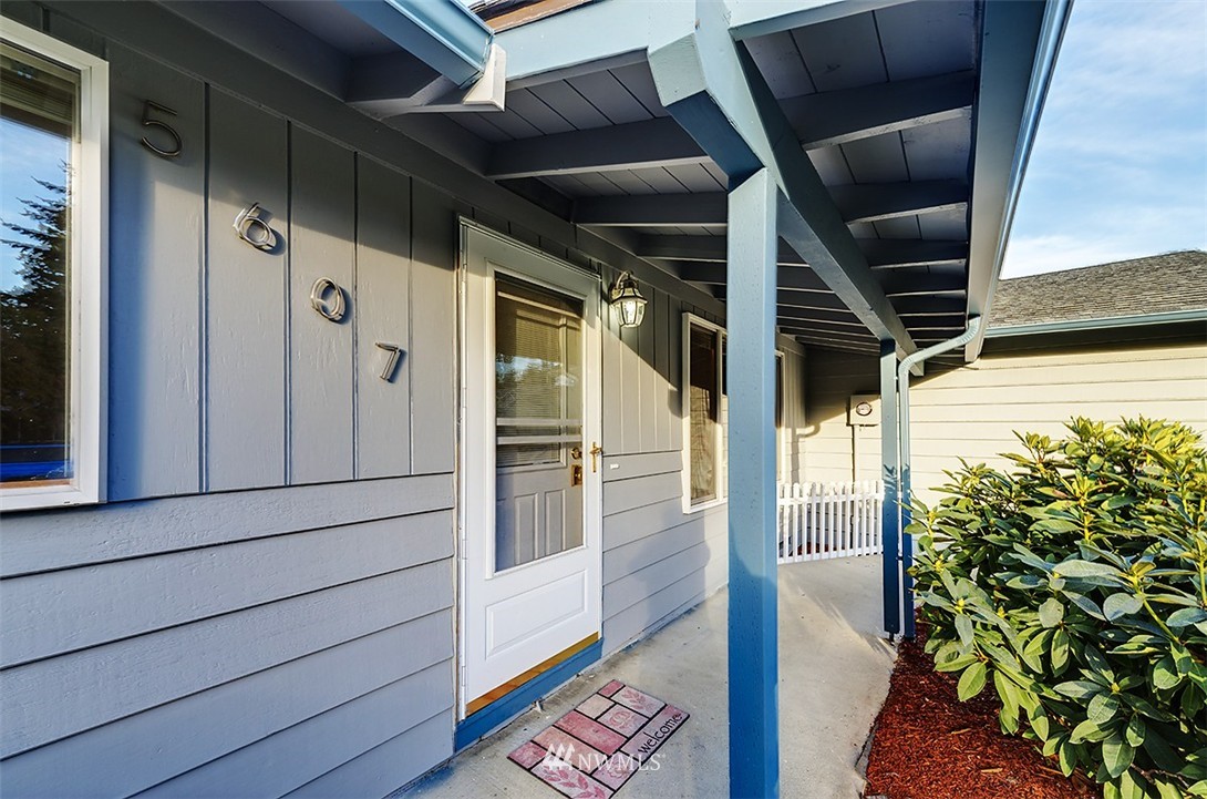 5607 147th Street Southwest Edmonds, WA 98026 - Photo 15 of 17 Gallery Image 15
