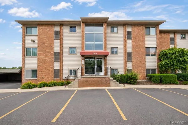 $1,860 | 1974 Klingensmith Road, Bloomfield Hills, MI 48302