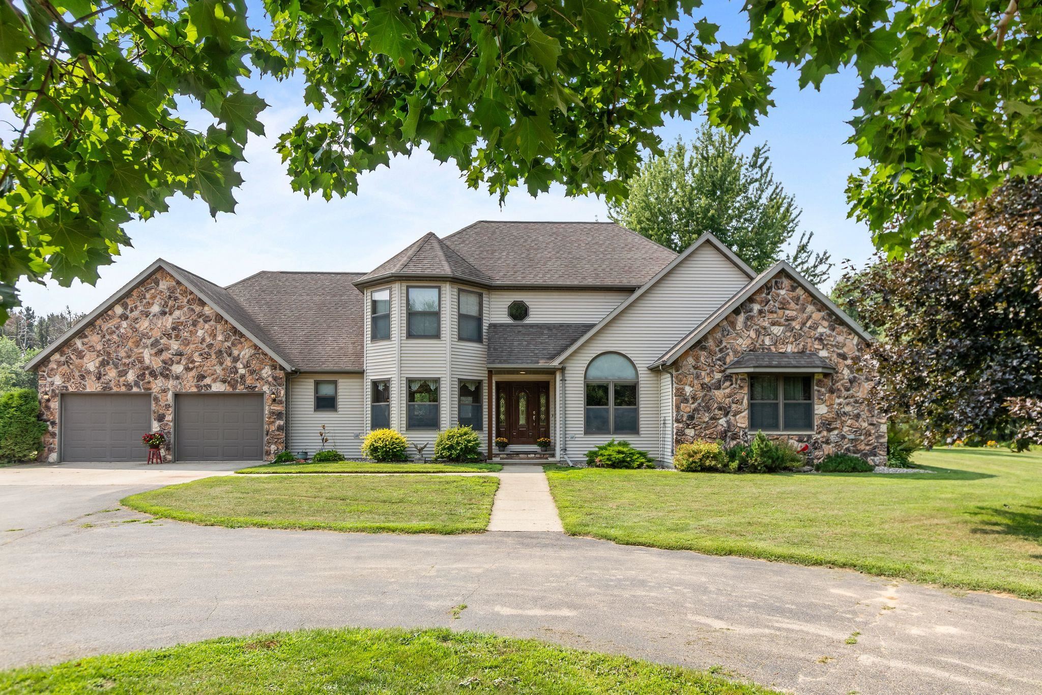 N6547 Buelow Road New London, WI 54961 - Photo 1 of 71 Gallery Image 1