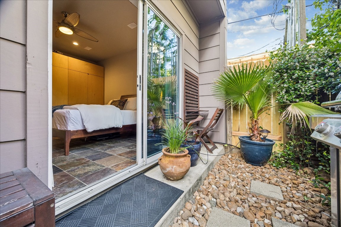 98 Drew Street, Unit A Houston, TX 77006 - Photo 10 of 38 a view of a living room and a patio