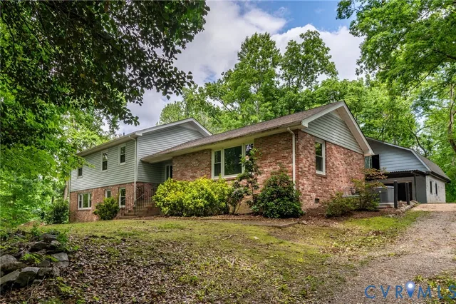 $409,000 | 13101 Harrowgate Road, Chester, VA 23831