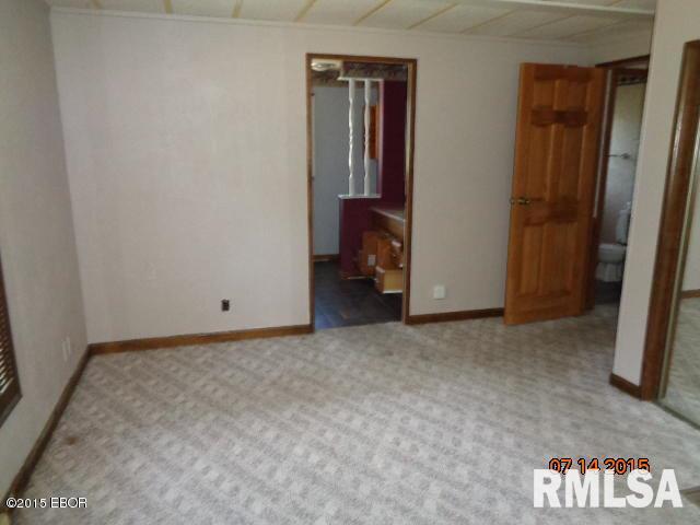 16162 East Lynchburg Road Mount Vernon, IL 62864 - Photo 5 of 10
