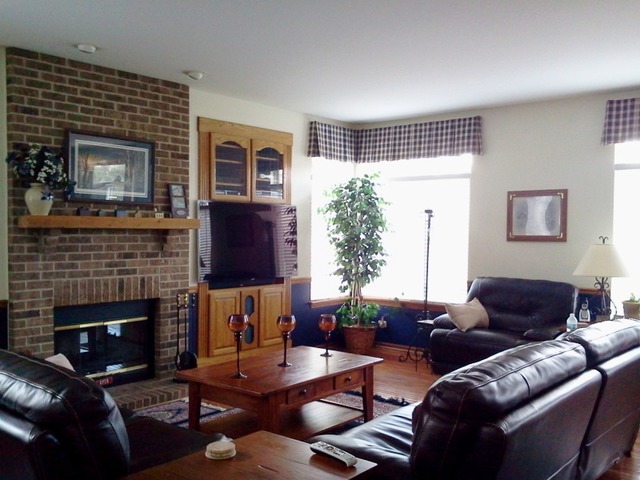 220 Ellis Road Lake In The Hills, IL 60156 - Photo 4 of 24