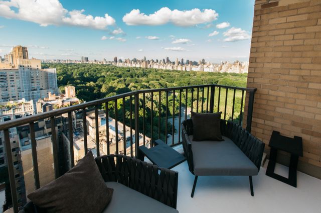 $1,750,000 | 10 West 66th Street, Unit 31A | Upper West Side