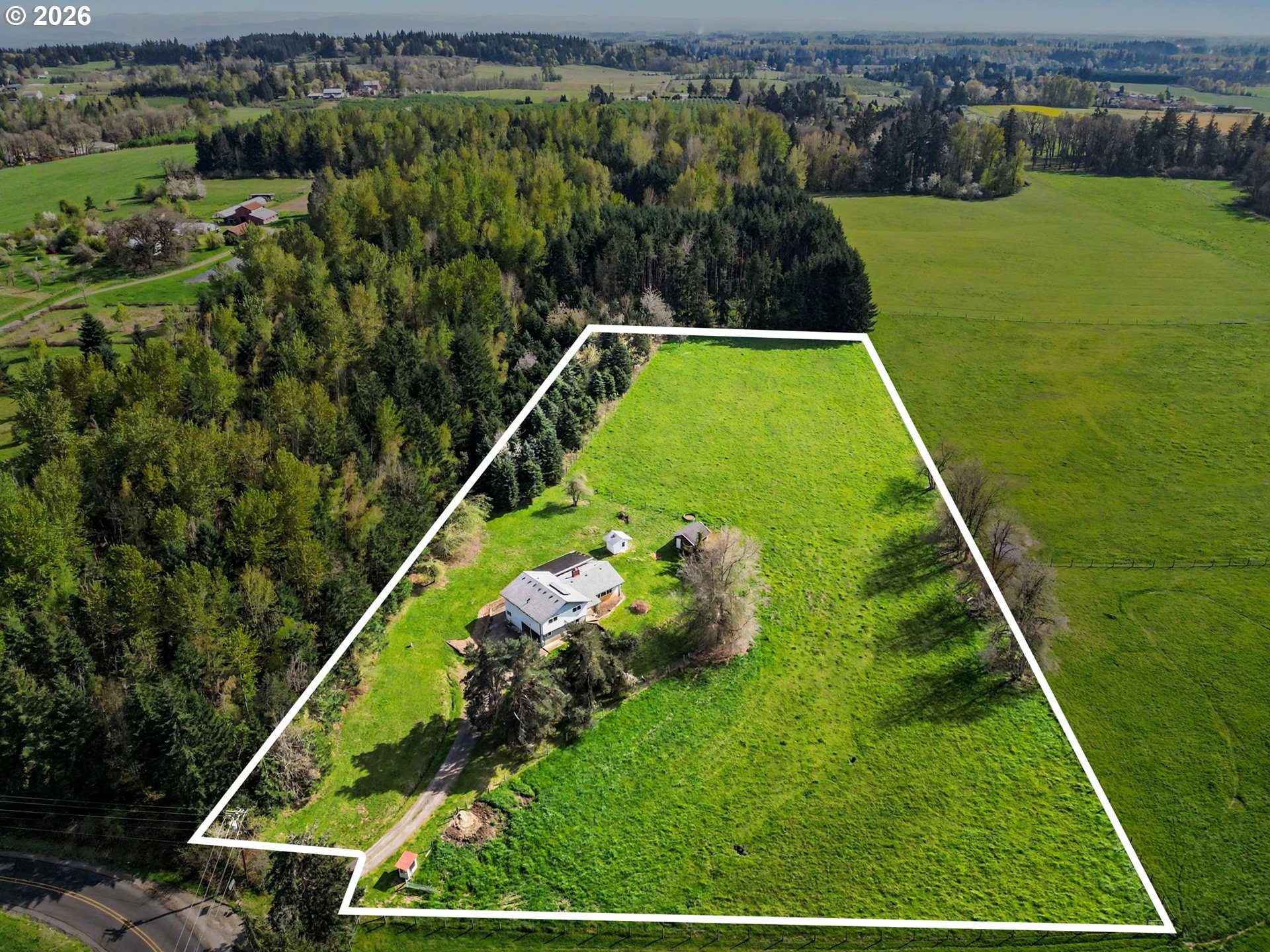 11072 South Bremer Road Canby, OR 97013 - Photo 3 of 44 a view of a tennis court
