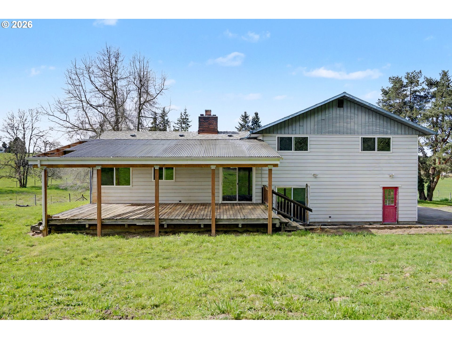11072 South Bremer Road Canby, OR 97013 - Photo 34 of 44 a front view of a house with a yard