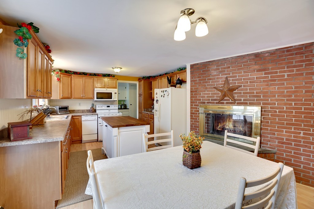 86 Calvin Road North Attleboro, MA 02760 - Photo 7 of 24 Gallery Image 7