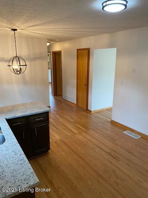 2618 Alps Road Louisville, KY 40216 - Photo 8 of 12 image9
