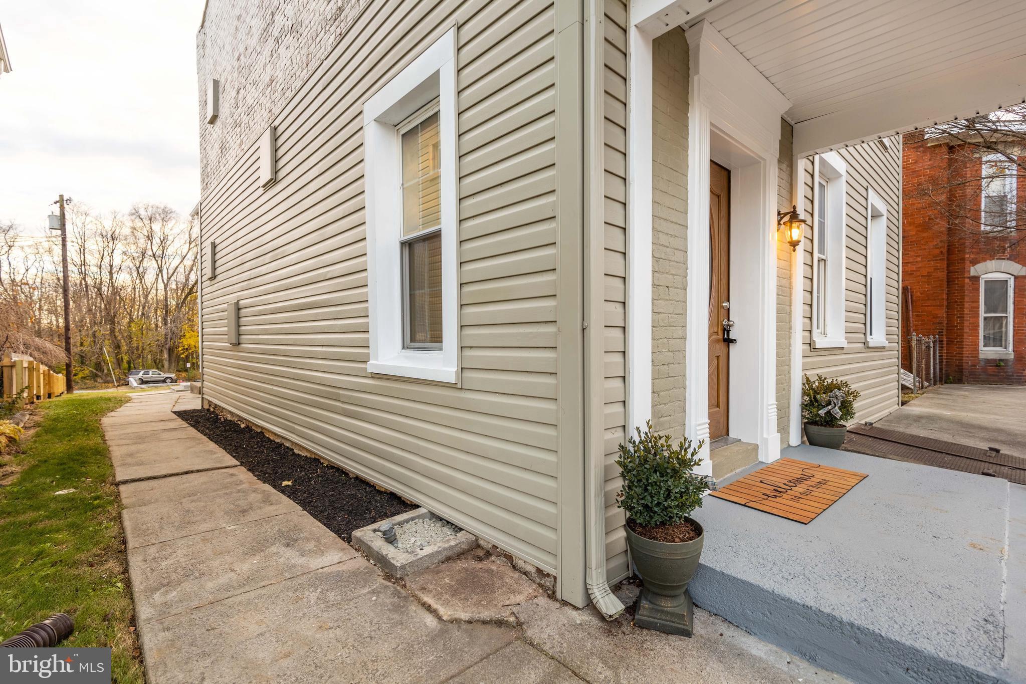 9 Cumberland Street Clear Spring, MD 21722 - Photo 3 of 19