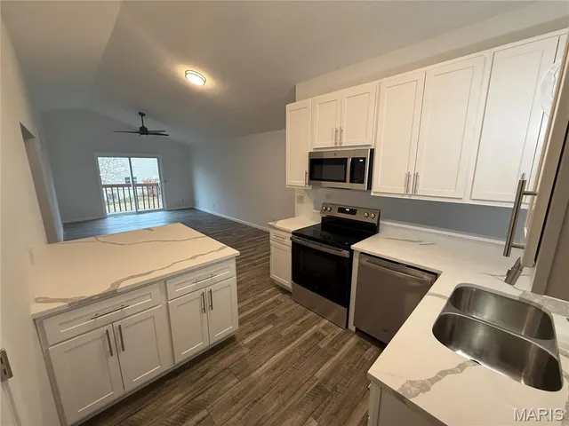 $257,500 | 12910 Autumn View Drive, St. Louis, MO 63146