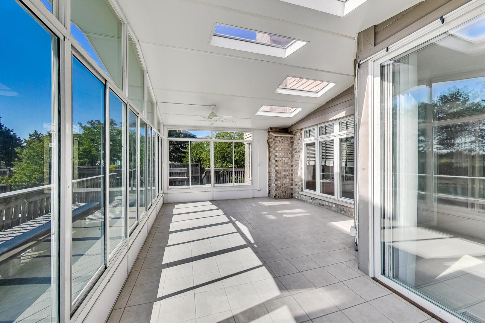 36 Riverside Drive Deerfield, IL 60015 - Photo 17 of 42 a view of a balcony