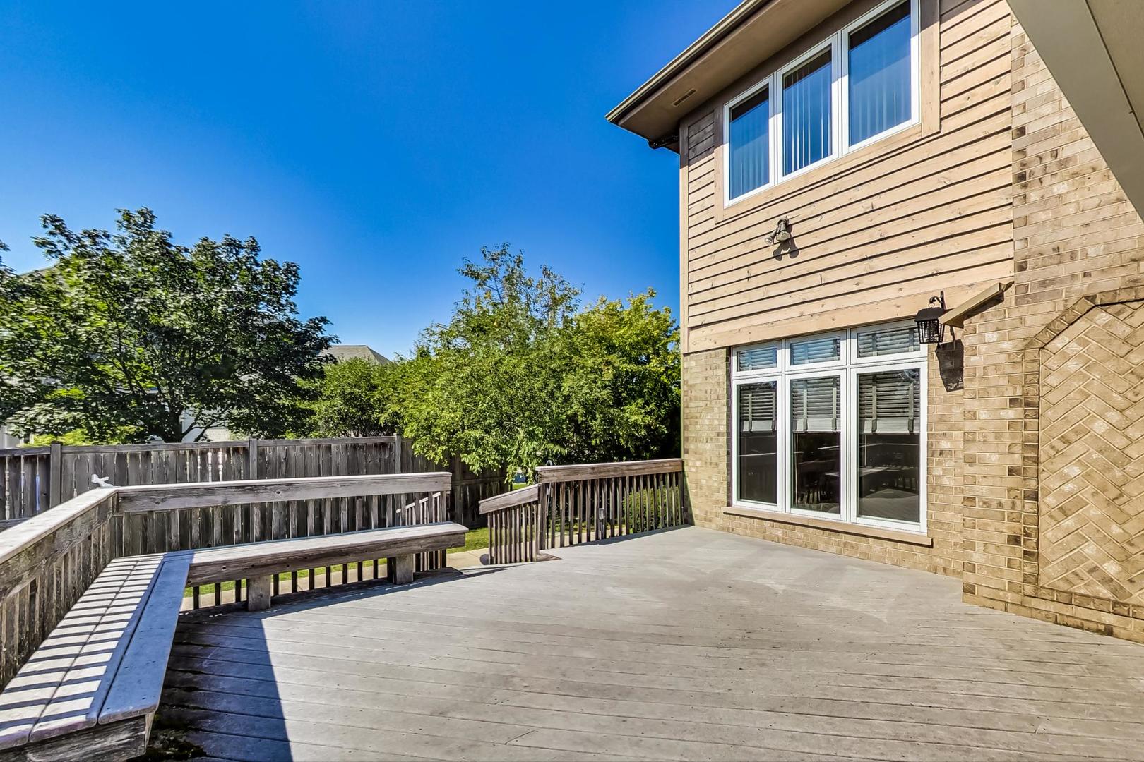 36 Riverside Drive Deerfield, IL 60015 - Photo 39 of 42 a balcony with view of outdoor space