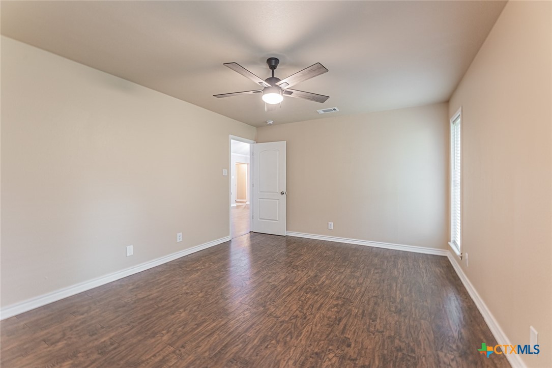 1102 End O Trail Harker Heights, TX 76548 - Photo 25 of 38 a view of an empty room with a window